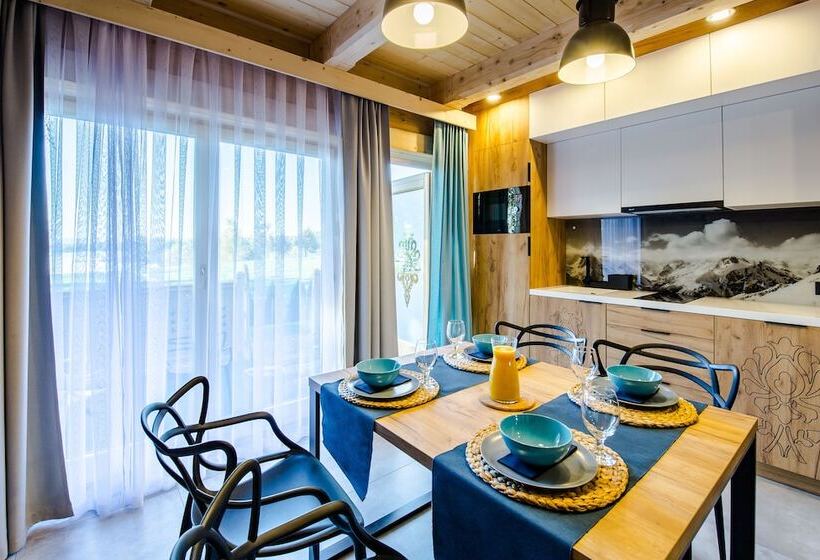 פנסיון Skansen Holiday