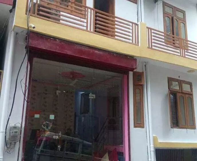 Sunflower Hostel &