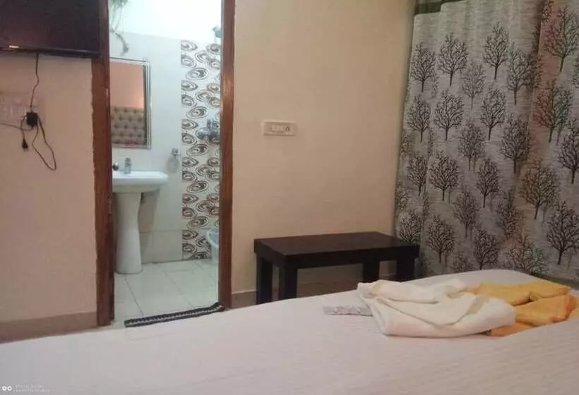 Sunflower Hostel &