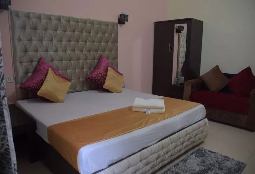 Sunflower Hostel &