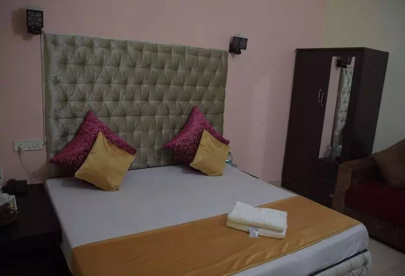 Sunflower Hostel &