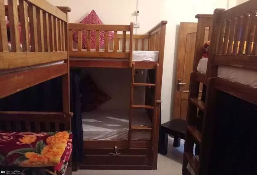 Sunflower Hostel &