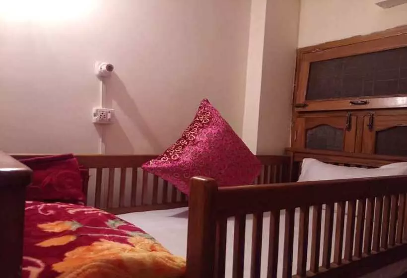 Sunflower Hostel &