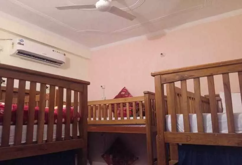 Sunflower Hostel &