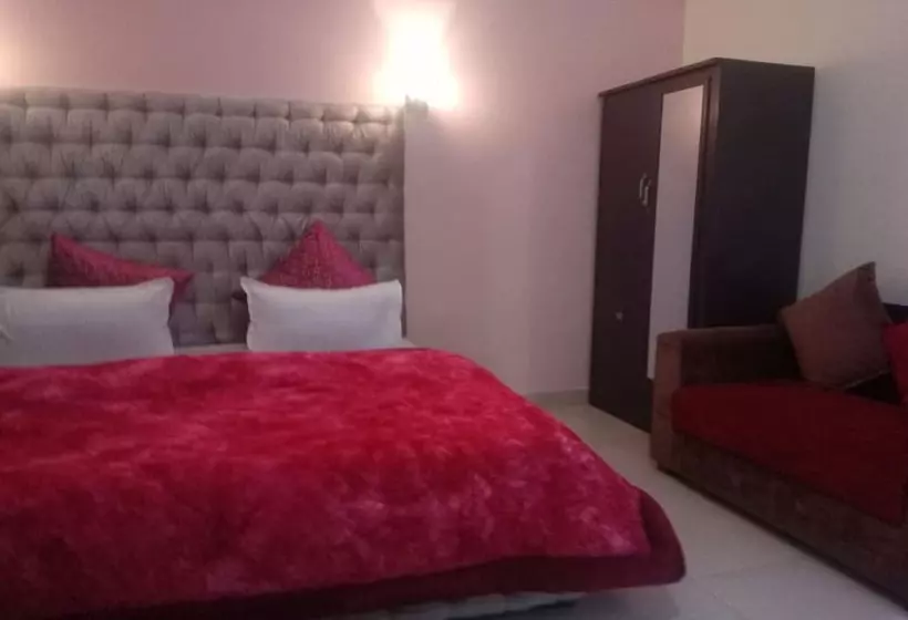Sunflower Hostel &
