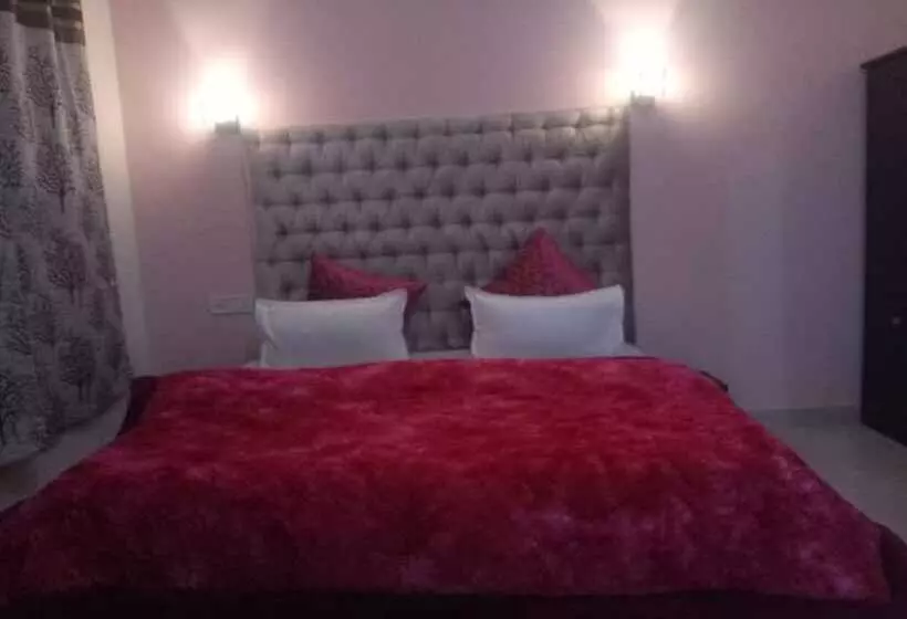 Sunflower Hostel &