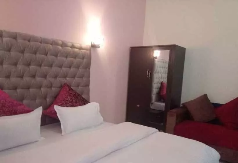 Sunflower Hostel &