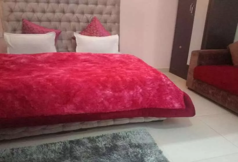 Sunflower Hostel &