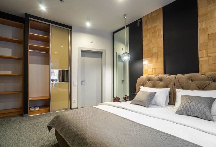 Greitser Elit Chalet