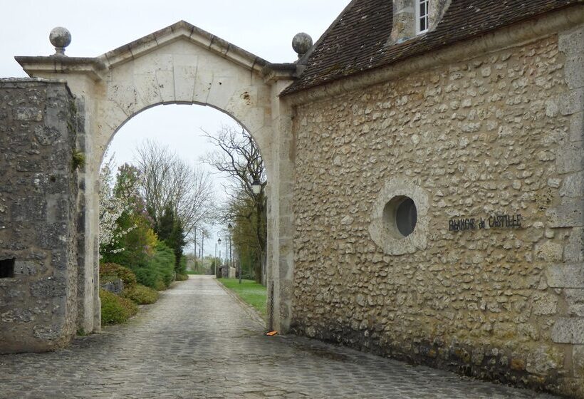 Hotel Château De Montramé