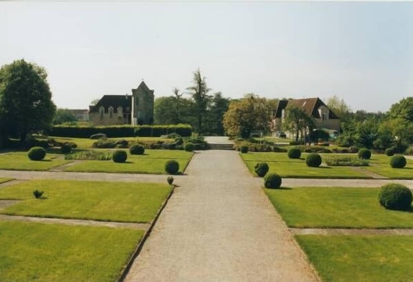 Hotel Château De Montramé