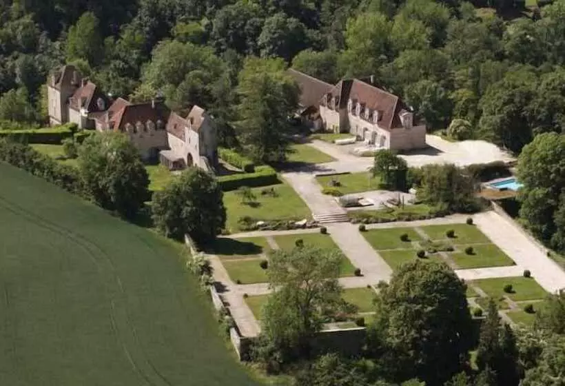 Hotelli Château De Montramé