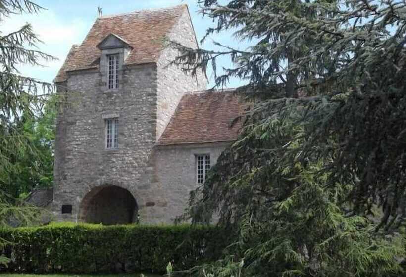 Hotel Château De Montramé