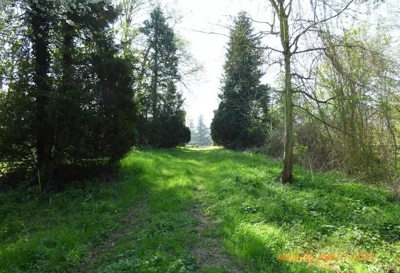 Hotelli Château De Montramé