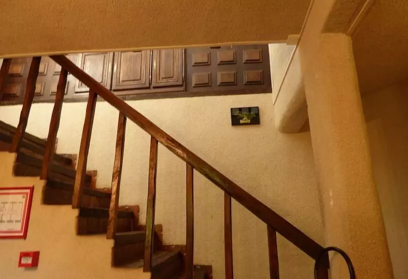 Hotelli Château De Montramé