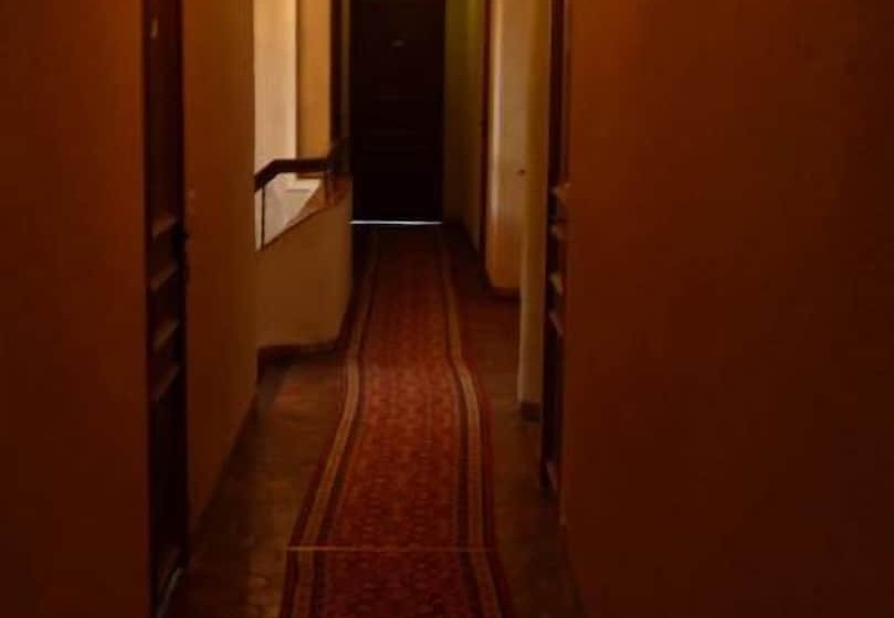 Hotel Château De Montramé