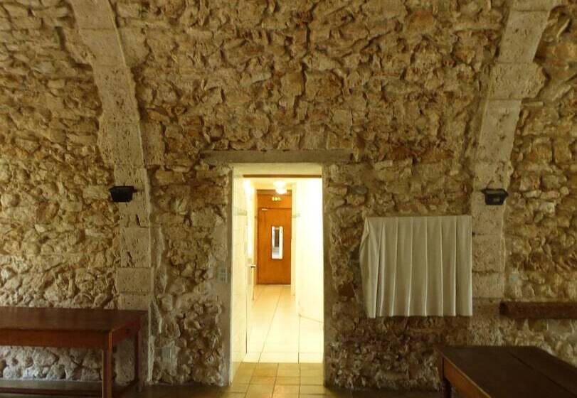 Hotel Château De Montramé