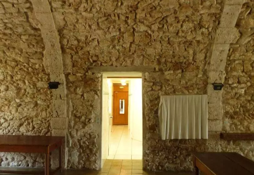 Hotelli Château De Montramé