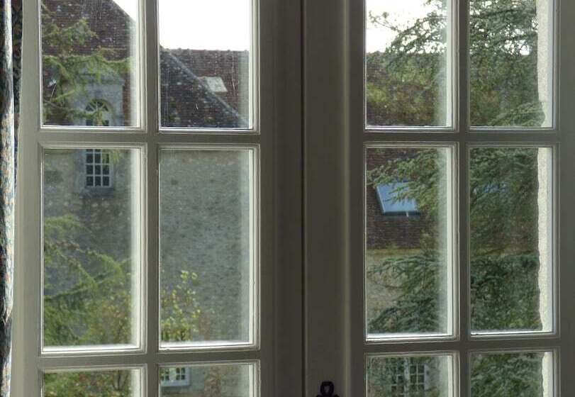 Hotel Château De Montramé