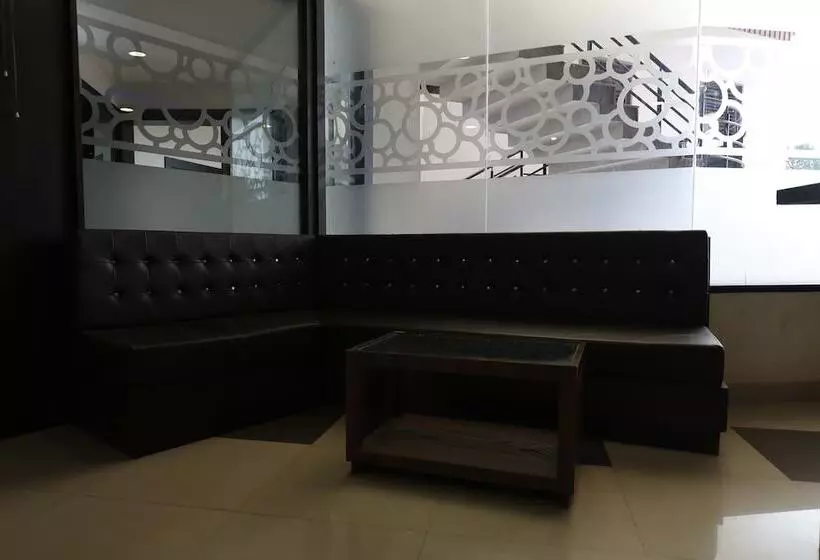 Hotelli City Residence By Oyo Rooms