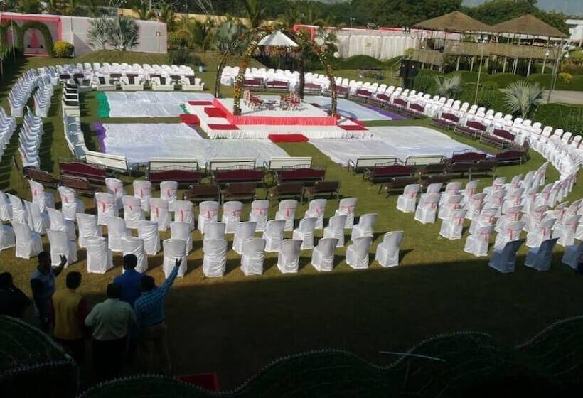 Hotel Malhaar Resort