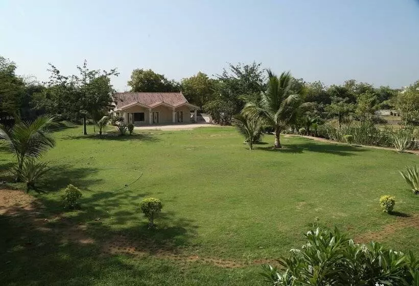 Hotelli Malhaar Resort