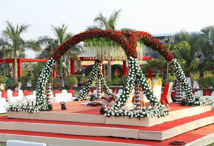 Hotel Malhaar Resort