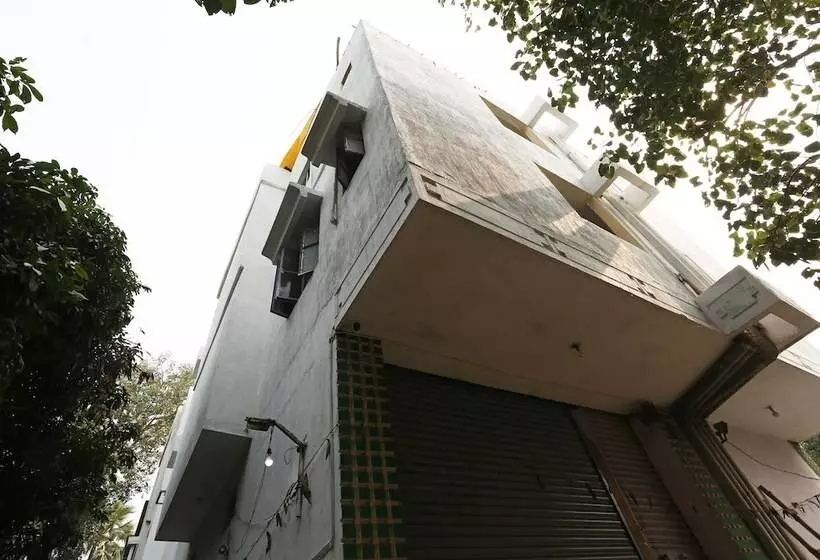 Hotelli New Urvashi By Oyo Rooms