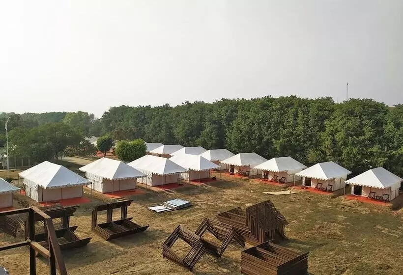 Hotelli Oyo 28028 Rishikul Sangam City