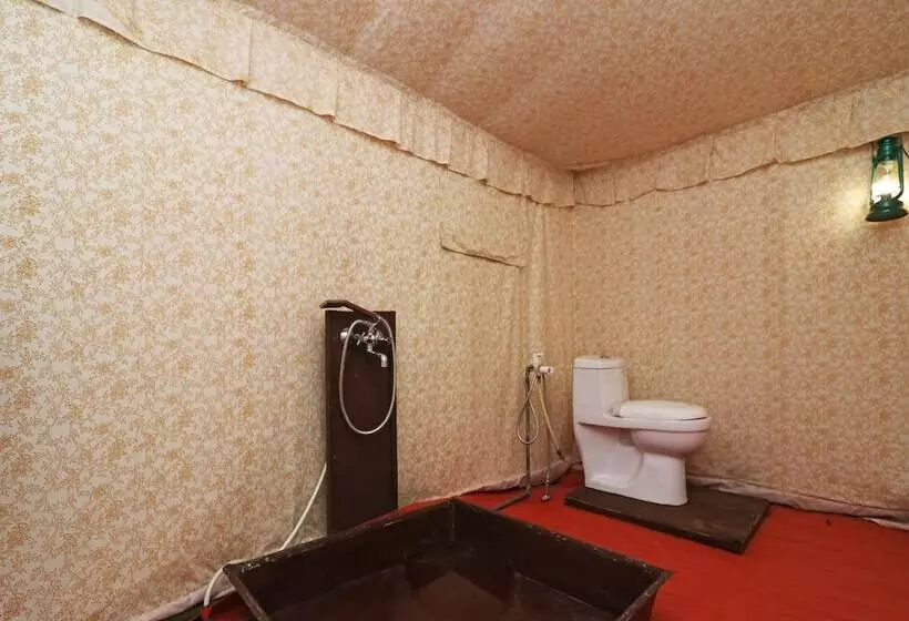 Hotelli Oyo 28028 Rishikul Sangam City