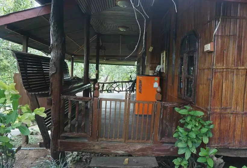 Hotelli Rai Aeifoon Resort