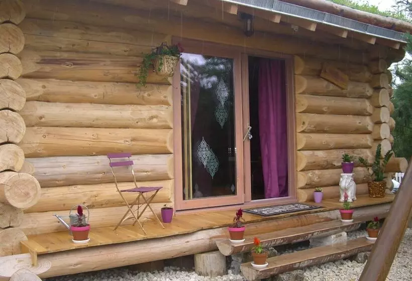 ペンション La Colline Aux Fustes