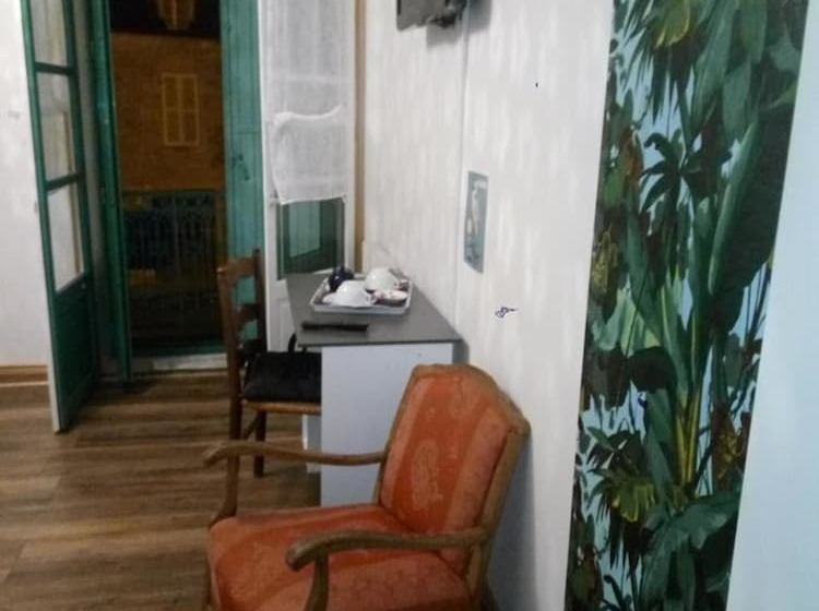 פנסיון Madelon Iv