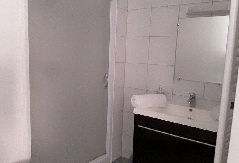 פנסיון Madelon Iv