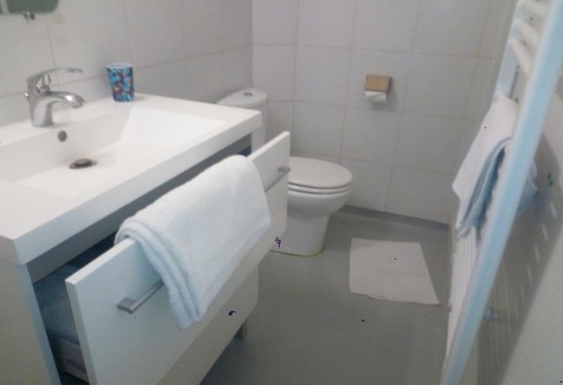 פנסיון Madelon Iv