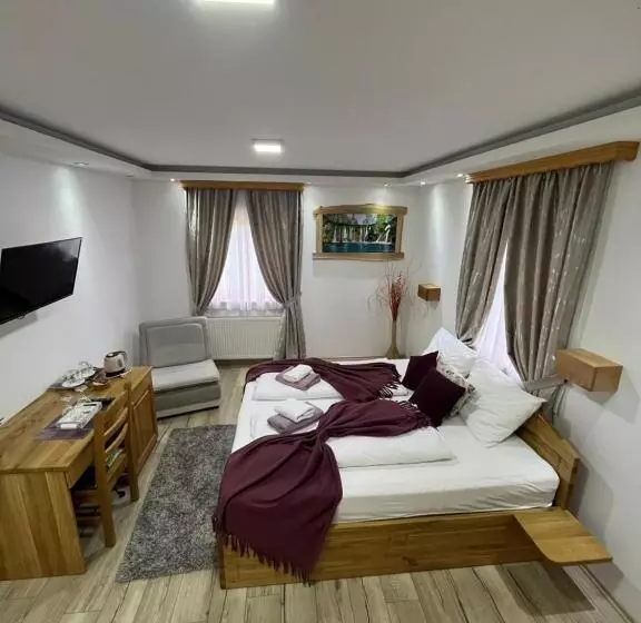 Majatalo Rustic Inn River