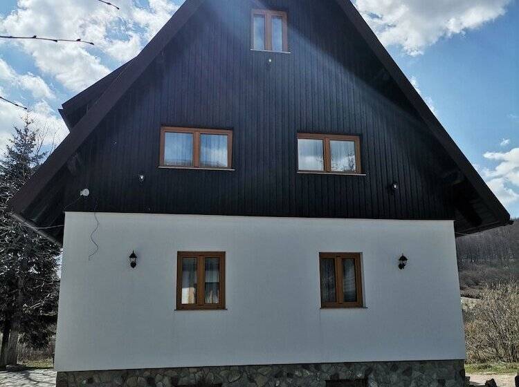 بنسيون Rustic Inn River