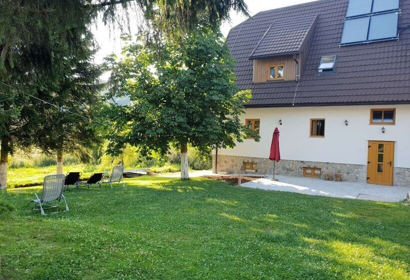 بنسيون Rustic Inn River