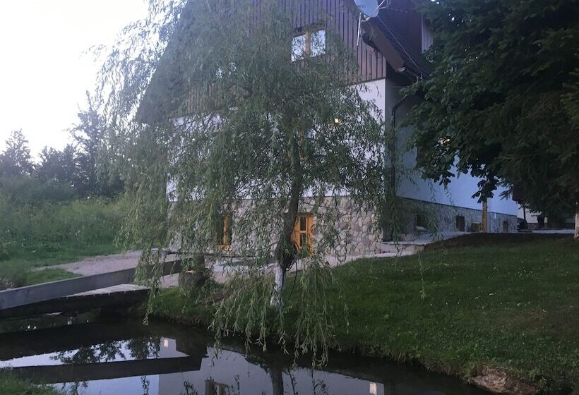 بنسيون Rustic Inn River