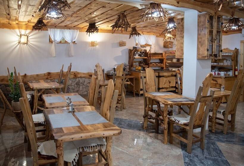 بنسيون Rustic Inn River