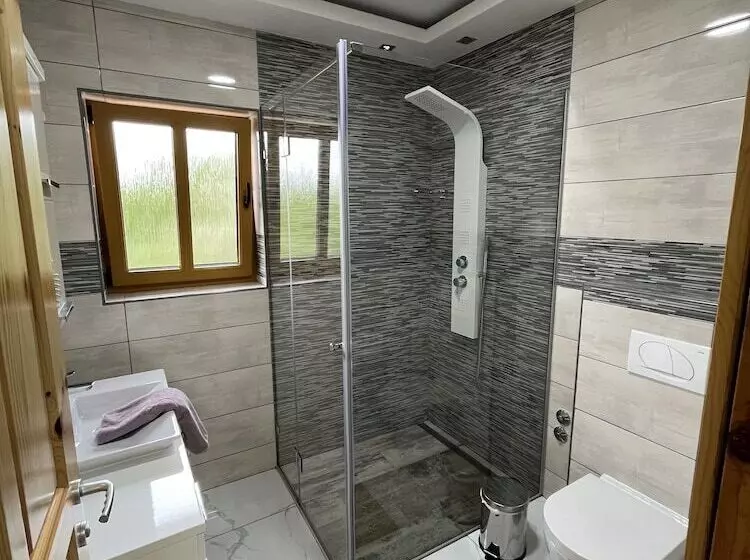 Majatalo Rustic Inn River