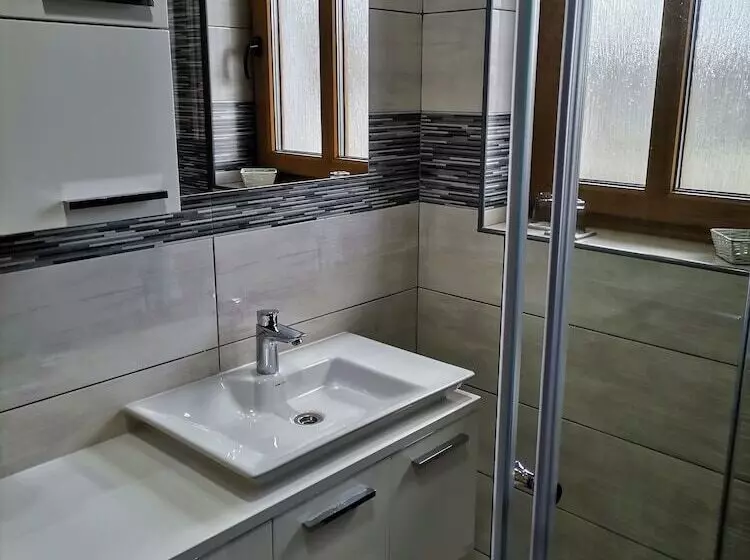 Majatalo Rustic Inn River