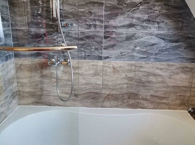 بنسيون Rustic Inn River