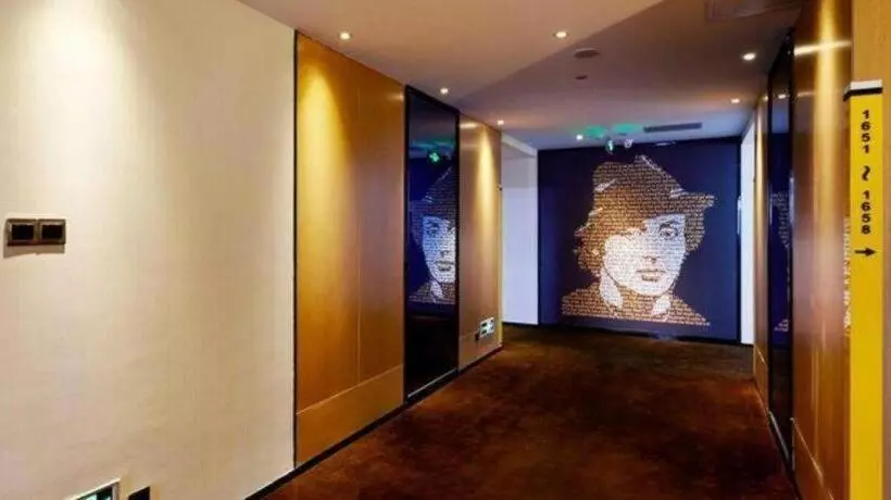 Hotelli 7 Days Premium Jingjiang Fuhai New World Automobile Terminal Branch