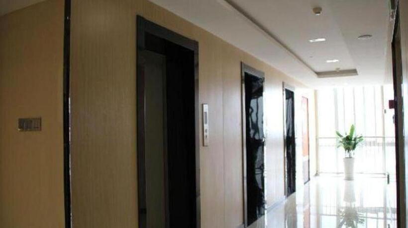 Отель 7 Days Premium Jingjiang Fuhai New World Automobile Terminal Branch