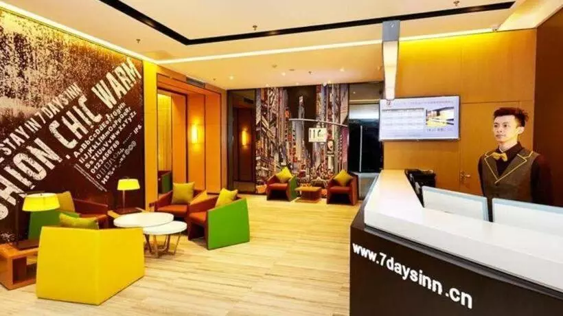 Hotelli 7 Days Premium Jingjiang Fuhai New World Automobile Terminal Branch