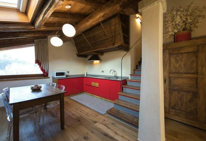 Отель Maison Lo Triolet