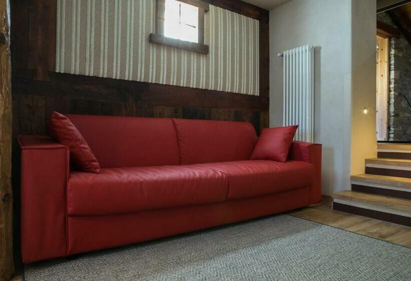 Отель Maison Lo Triolet