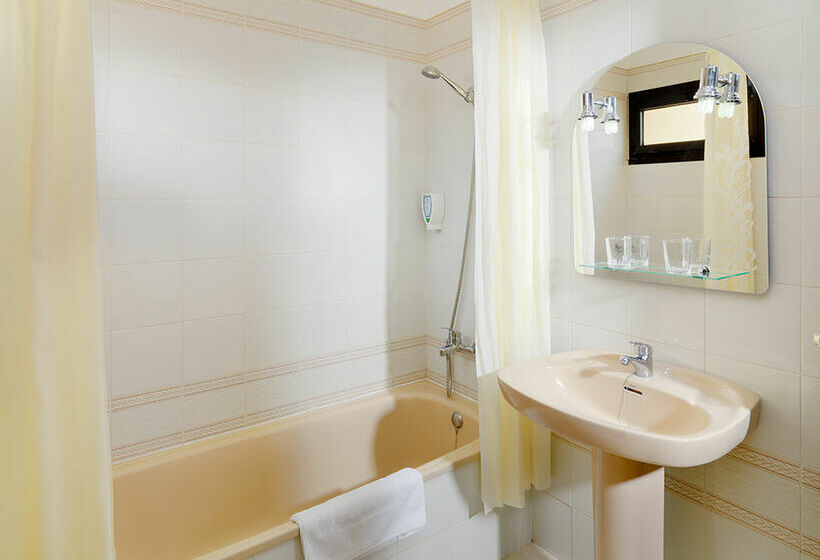 Paradise Court Apart