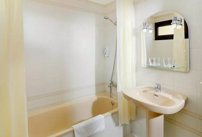 Paradise Court Apart